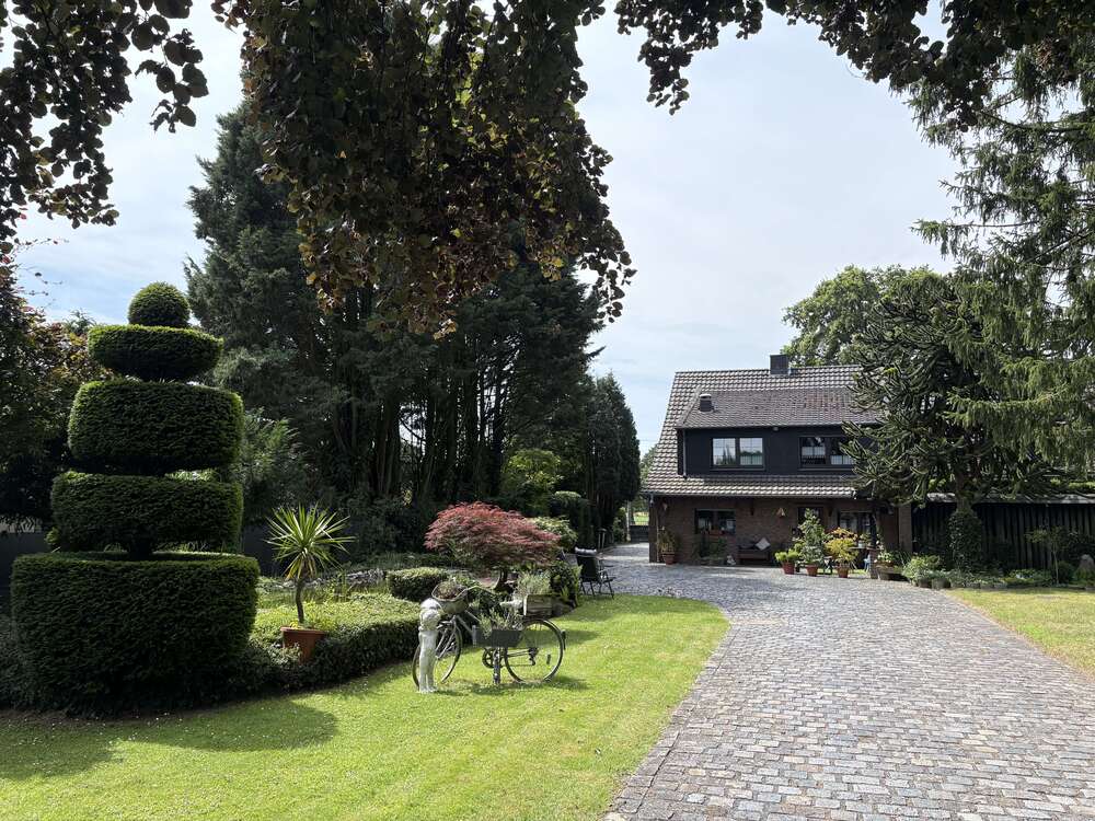 Thumbnail-Haus zum Kaufen in Moers 495.000,00 € 223 m²