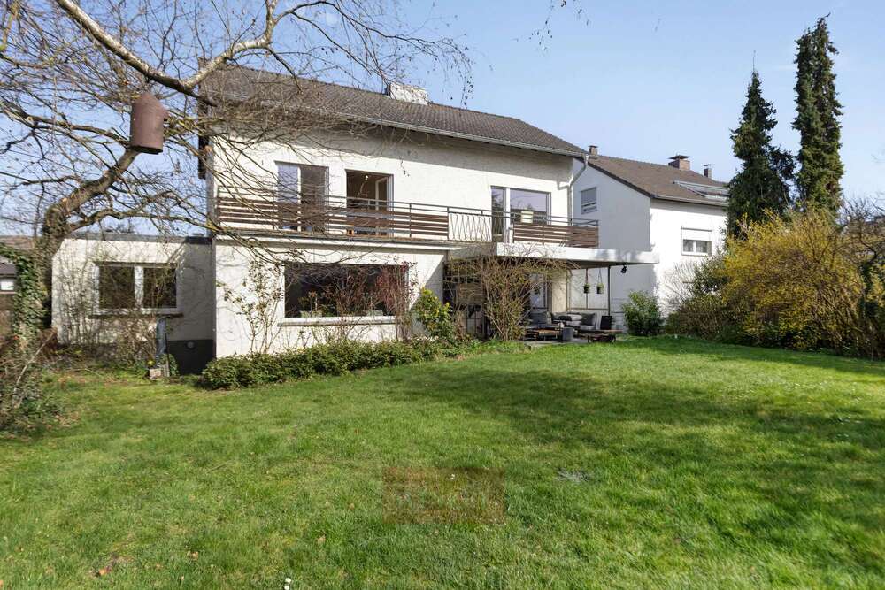 Thumbnail-Haus zum Mieten in Bonn 2.550,00 € 222 m²