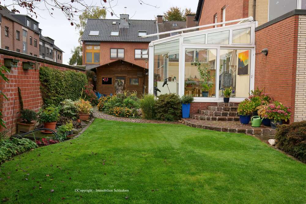 Thumbnail-Haus zum Kaufen in Oberhausen 599.000,00 € 265 m²