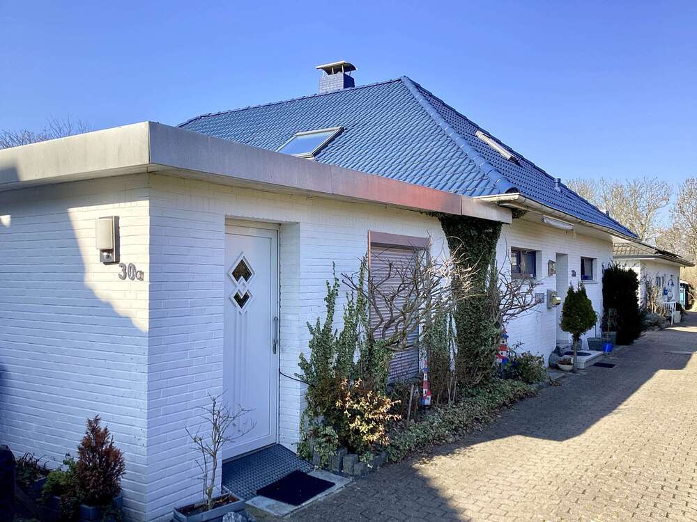 Thumbnail-Haus zum Kaufen in Cuxhaven 295.000,00 € 202 m²