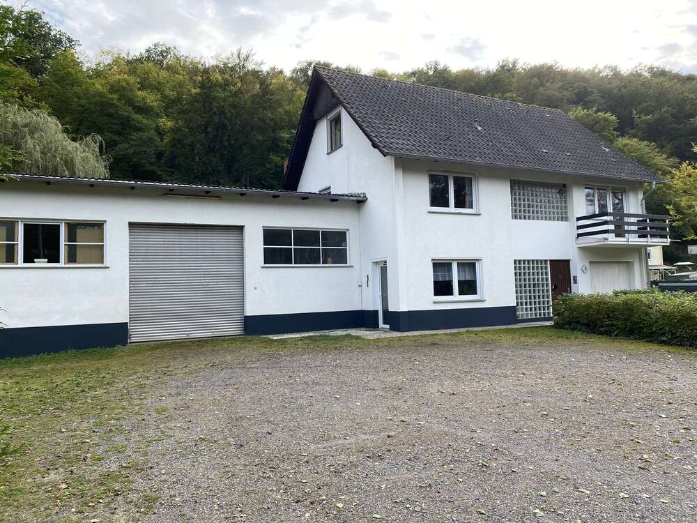 Thumbnail-Haus zum Kaufen in Gönnersdorf 429.000,00 € 323.95 m²