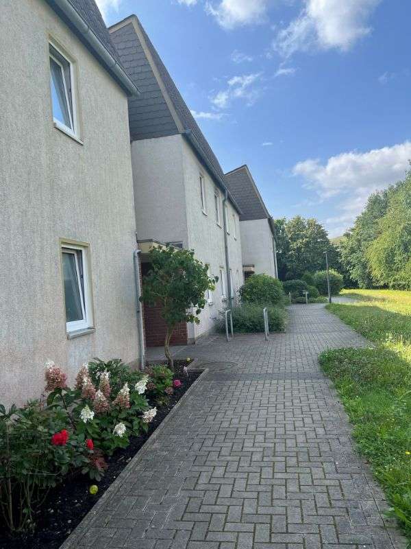 Thumbnail-Wohnung zum Mieten in Sehnde 325,00 € 59.86 m²