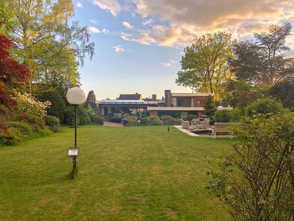 Thumbnail-Haus zum Kaufen in Uetersen 990.000,00 € 400 m²