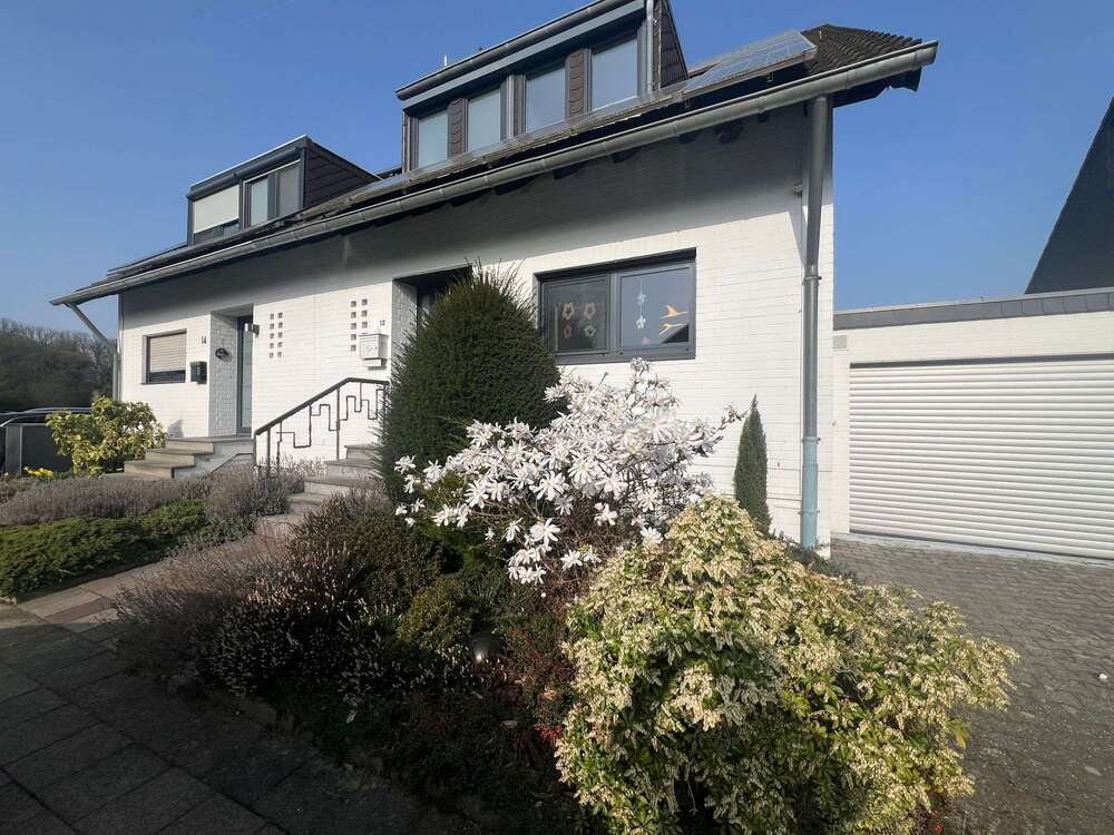 Thumbnail-Haus zum Mieten in Korschenbroich 1.920,00 € 140 m²