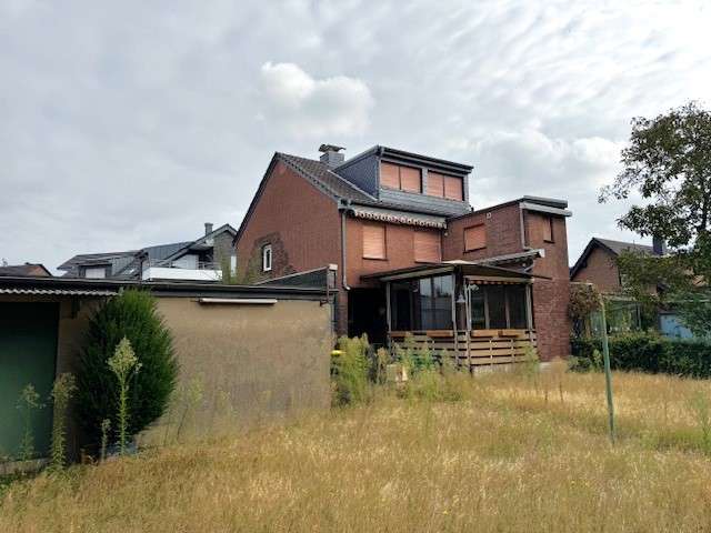 Thumbnail-Haus zum Kaufen in Moers -Hochstraß 279.000,00 € 96.47 m²