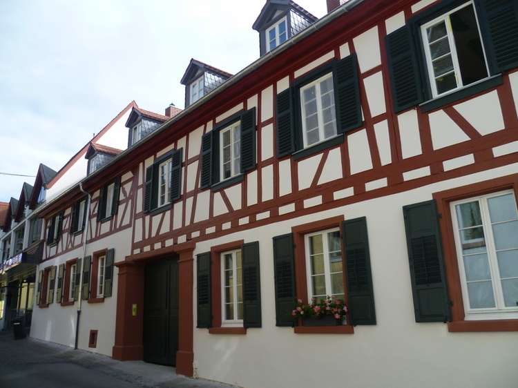 Thumbnail-Haus zum Kaufen in Bodenheim 999.000,00 € 345.44 m²