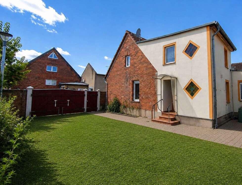 Thumbnail-Haus zum Kaufen in Sachsen-Anhalt - Burg 125.000,00 € 131 m²