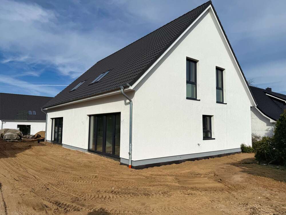 Thumbnail-Haus zum Mieten in Scharbeutz 2.200,00 € 116.62 m²