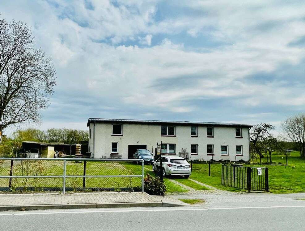Thumbnail-Haus zum Kaufen in Görmin 110.000,00 € 200 m²