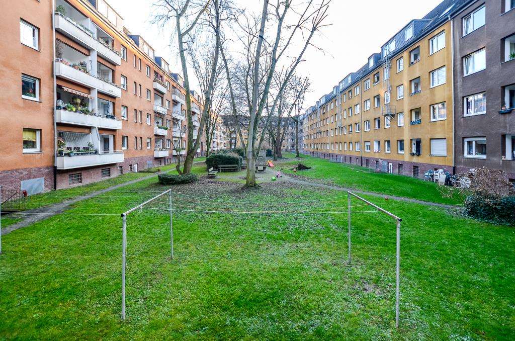 Thumbnail-Wohnung zum Kaufen in Köln-Weidenpesch 289.000,00 € 54 m²