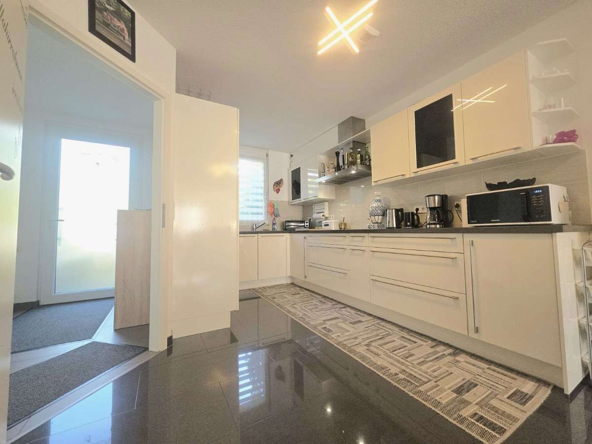 Thumbnail-Haus zum Mieten in Grenzach-Wyhlen 1.900,00 € 141 m²