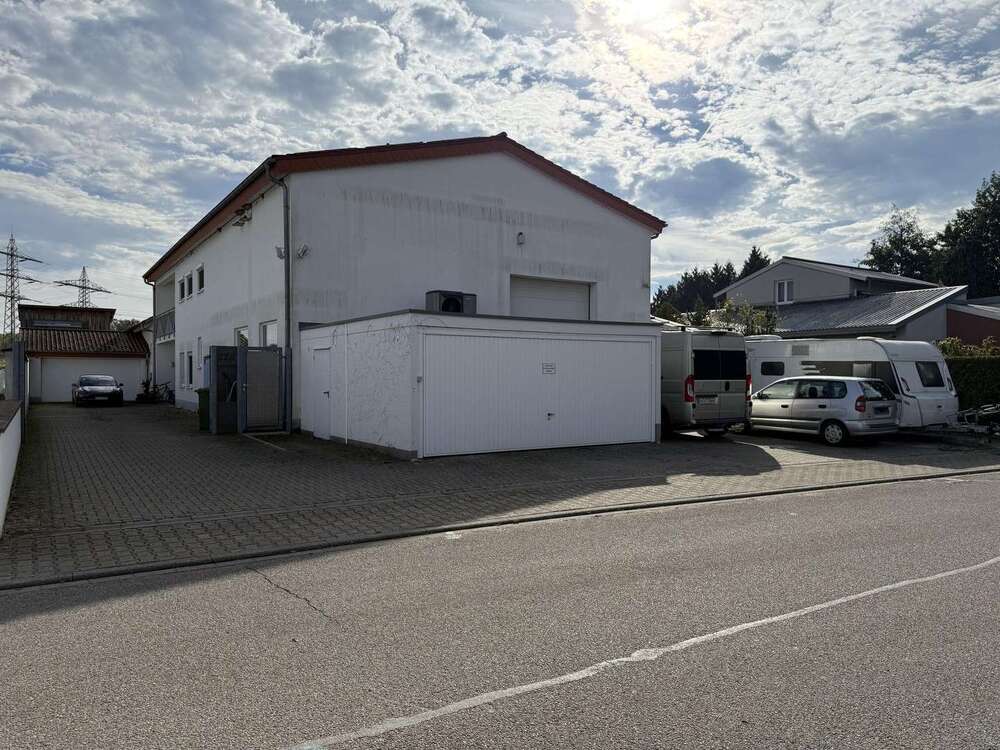 Thumbnail-Haus zum Kaufen in Linkenheim-Hochstetten 1.399.000,00 € 359 m²