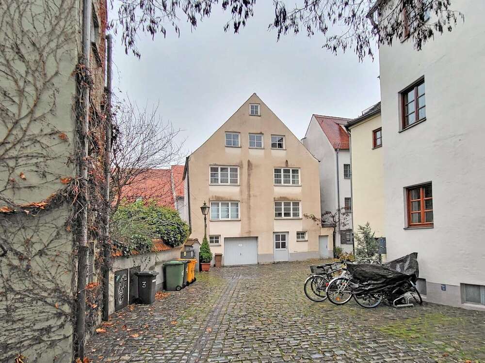 Thumbnail-Wohnung zum Kaufen in Augsburg 299.000,00 € 50 m²