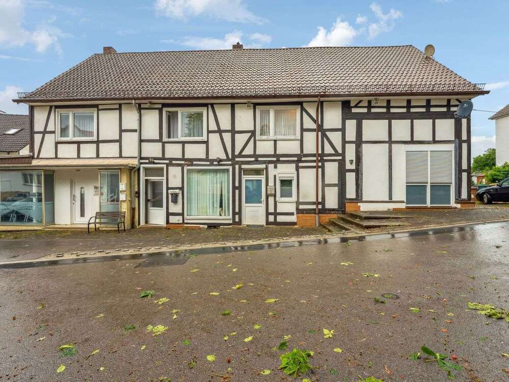 Thumbnail-Haus zum Kaufen in Bad Emstal 170.000,00 € 245 m²