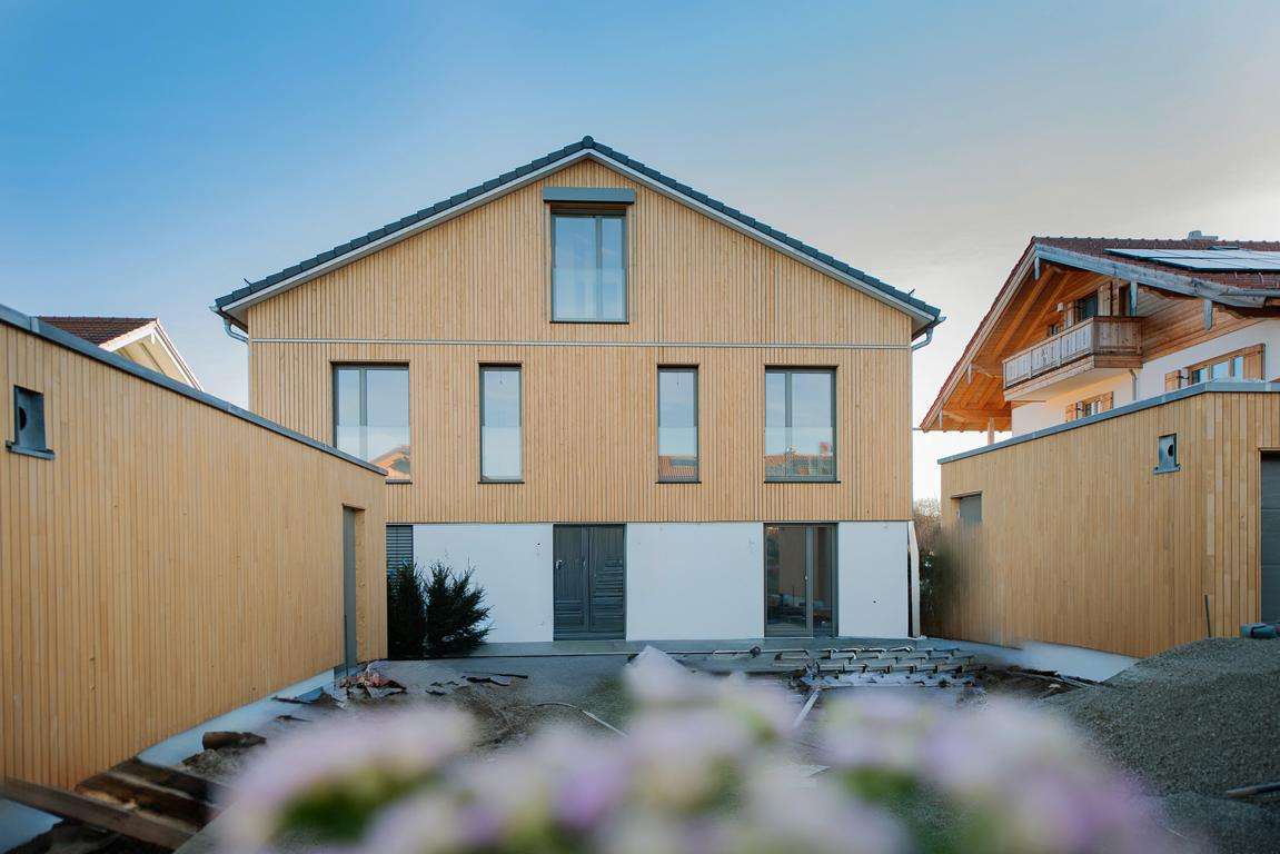 Thumbnail-Haus zum Mieten in Holzkirchen 2.980,00 € 155 m²