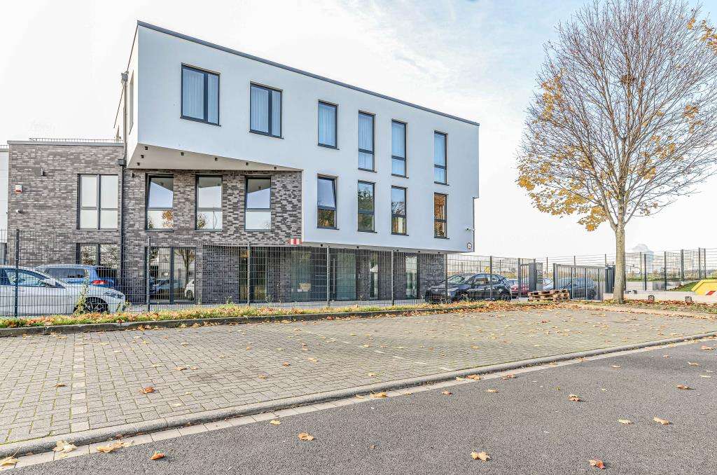 Thumbnail-Büro in Hürth 2.938,00 € 226 m²