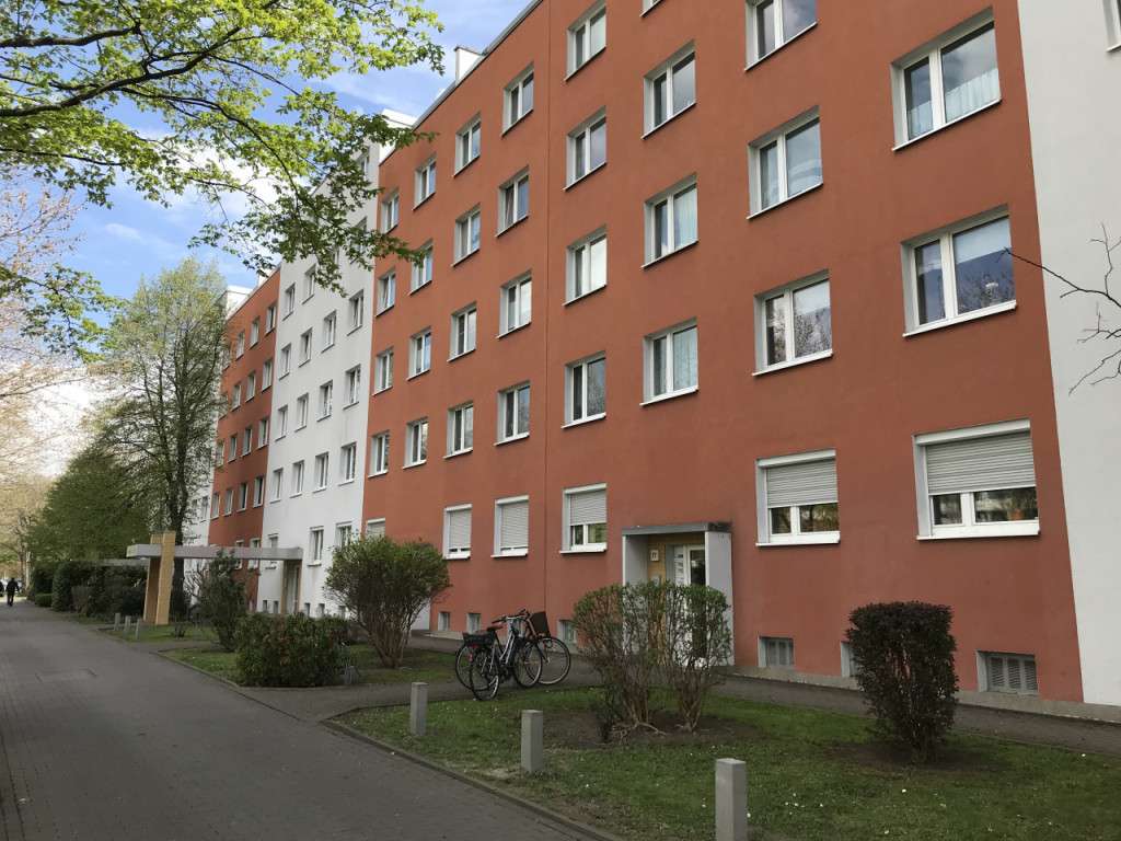 Thumbnail-Wohnung zum Mieten in Halle (Saale) 350,00 € 59.09 m²