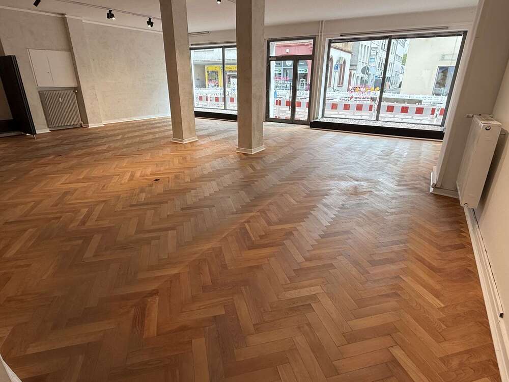 Thumbnail-Einzelhandel in Landau 800,00 € 125 m²