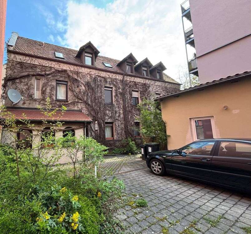 Thumbnail-Haus zum Kaufen in Nürnberg 679.000,00 € 234.75 m²