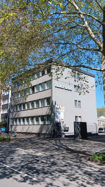 Thumbnail-Halle in Köln 1.250,00 € 248 m²