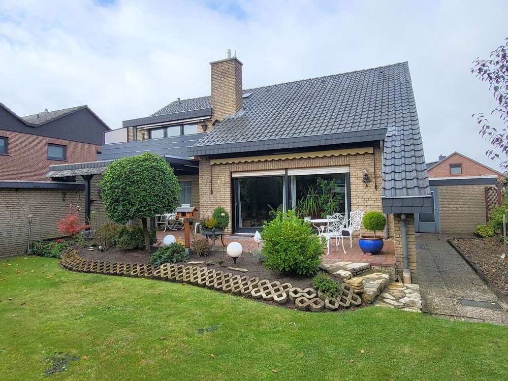 Thumbnail-Haus zum Kaufen in Delmenhorst 379.000,00 € 216.4 m²