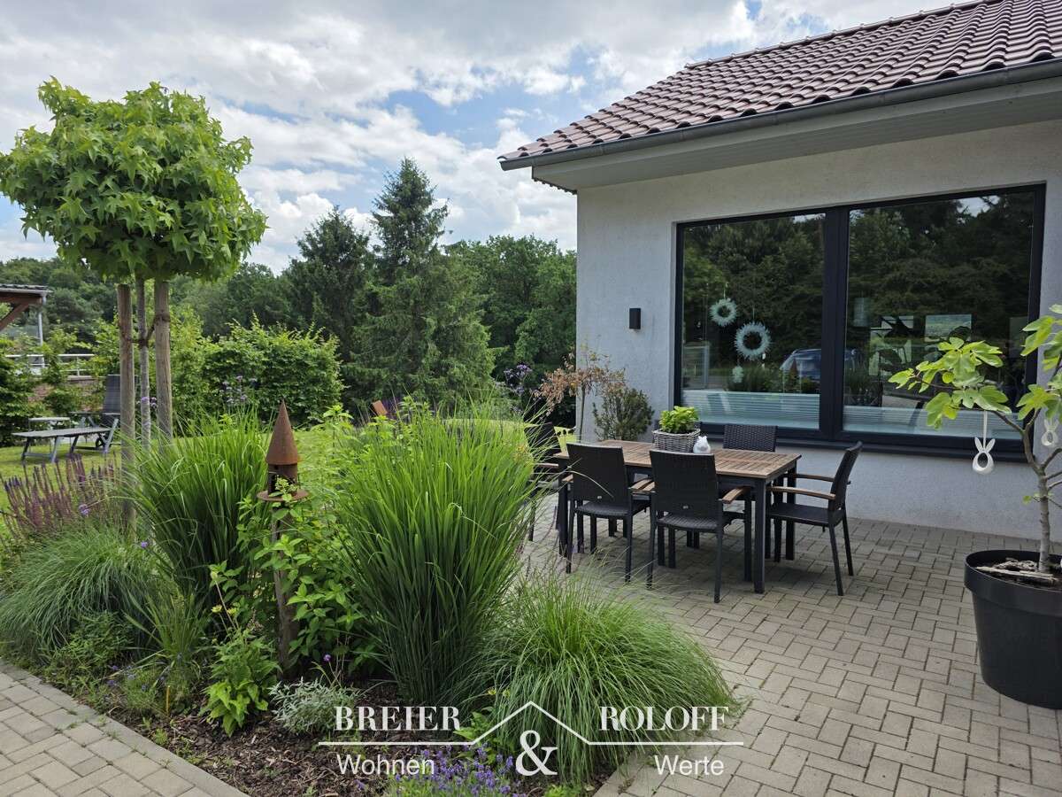 Thumbnail-Haus zum Kaufen in Bückeburg 449.000,00 € 240.84 m²