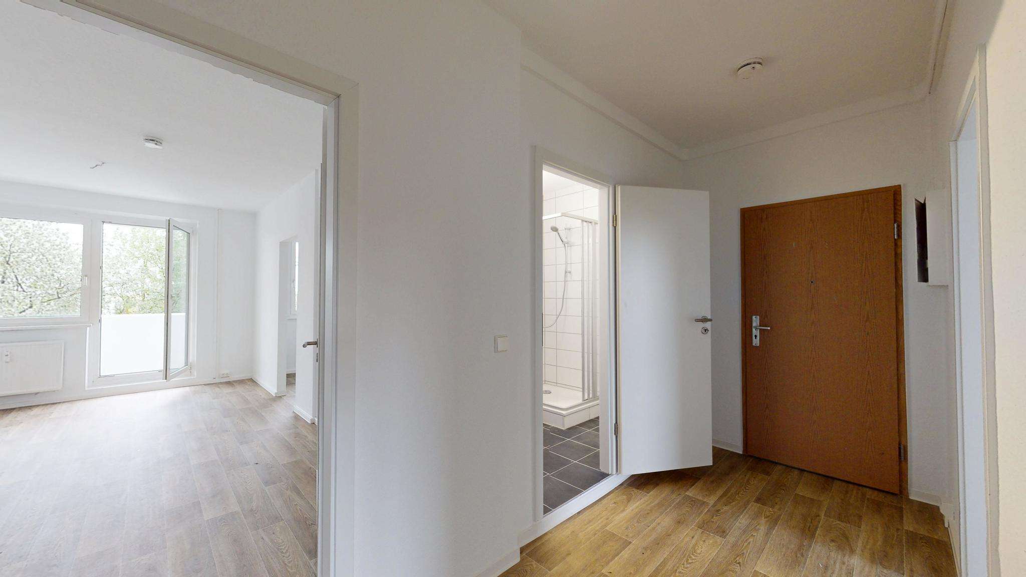 Thumbnail-Wohnung zum Mieten in Halle 420,00 € 69.87 m²