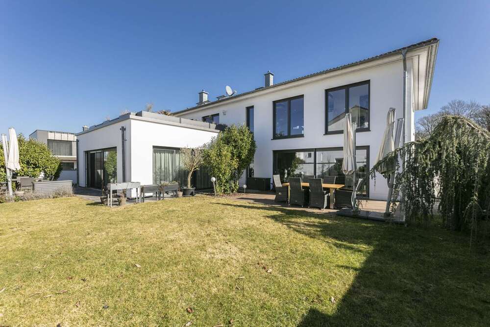 Thumbnail-Haus zum Kaufen in Ulm Böfingen 1.785.000,00 € 364.33 m²