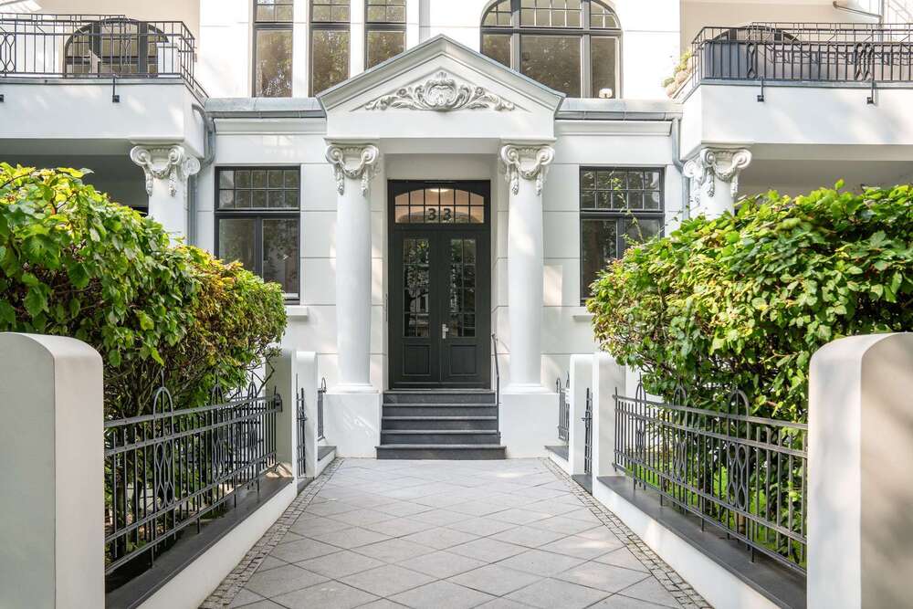 Thumbnail-Wohnung zum Kaufen in Hamburg 2.250.000,00 € 172 m²