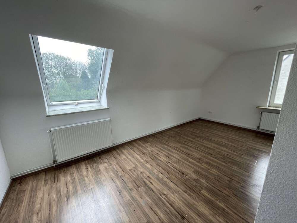 Thumbnail-Wohnung zum Kaufen in Wilhelmshaven 51.000,00 € 48.78 m²