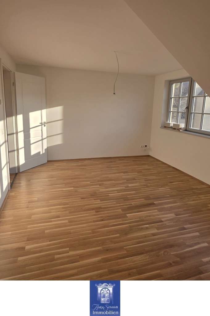 Thumbnail-Wohnung zum Mieten in Pirna 1.488,00 € 129.35 m²