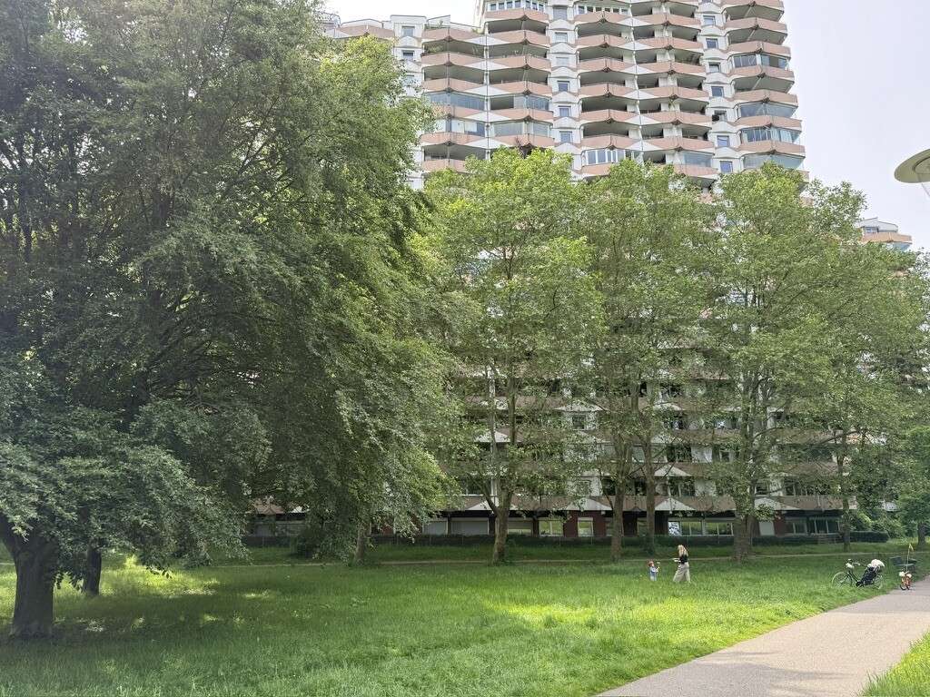 Thumbnail-Wohnung zum Kaufen in Köln Zollstock 317.000,00 € 77.42 m²