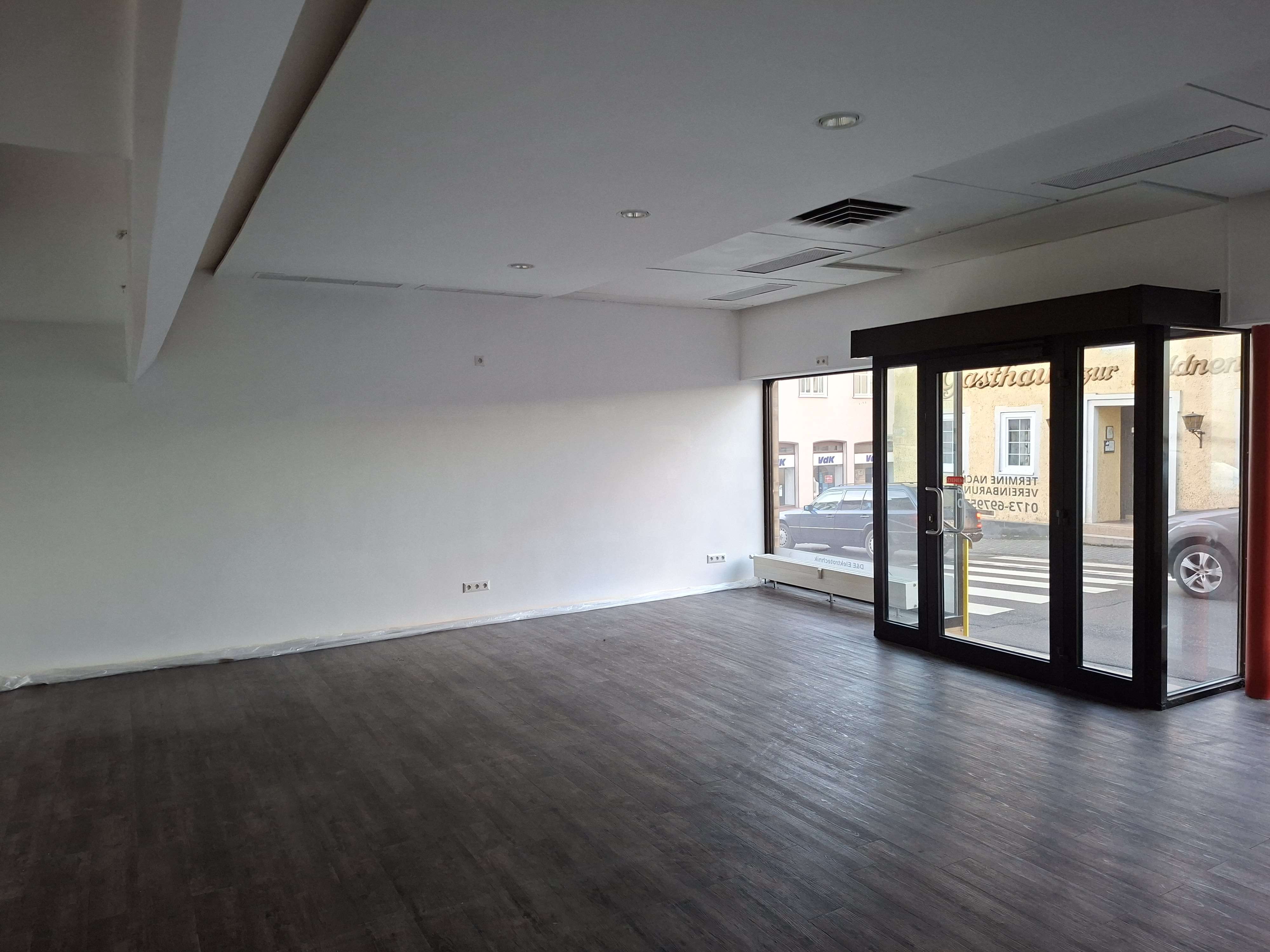 Thumbnail-Einzelhandel in Usingen 760,00 € 52 m²