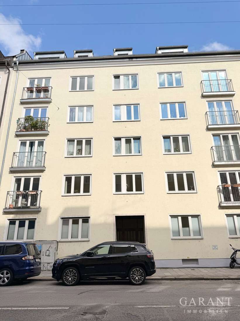 Thumbnail-Wohnung zum Kaufen in München 700.000,00 € 82 m²