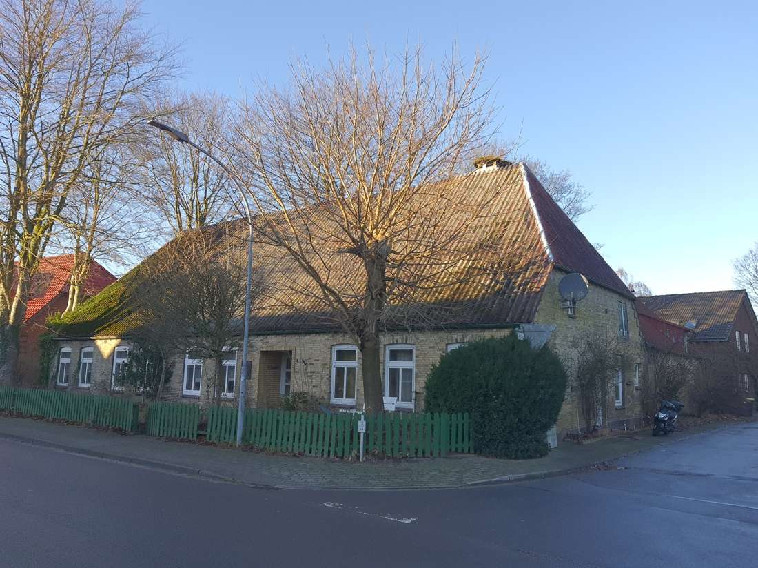 Thumbnail-Haus zum Kaufen in Erfde 157.000,00 € 189 m²