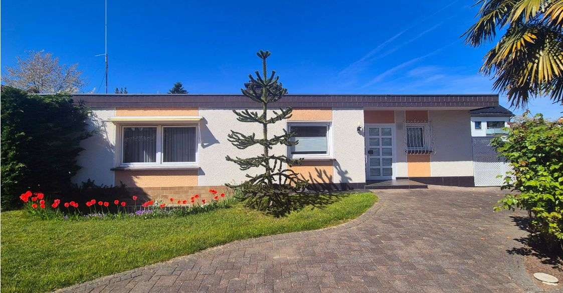 Thumbnail-Haus zum Kaufen in Niederkassel 550.000,00 € 119.98 m²