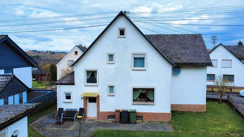 Thumbnail-Haus zum Kaufen in Freirachdorf 155.000,00 € 134 m²