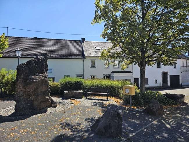 Thumbnail-Haus zum Kaufen in Bettenfeld 450.000,00 € 240 m²