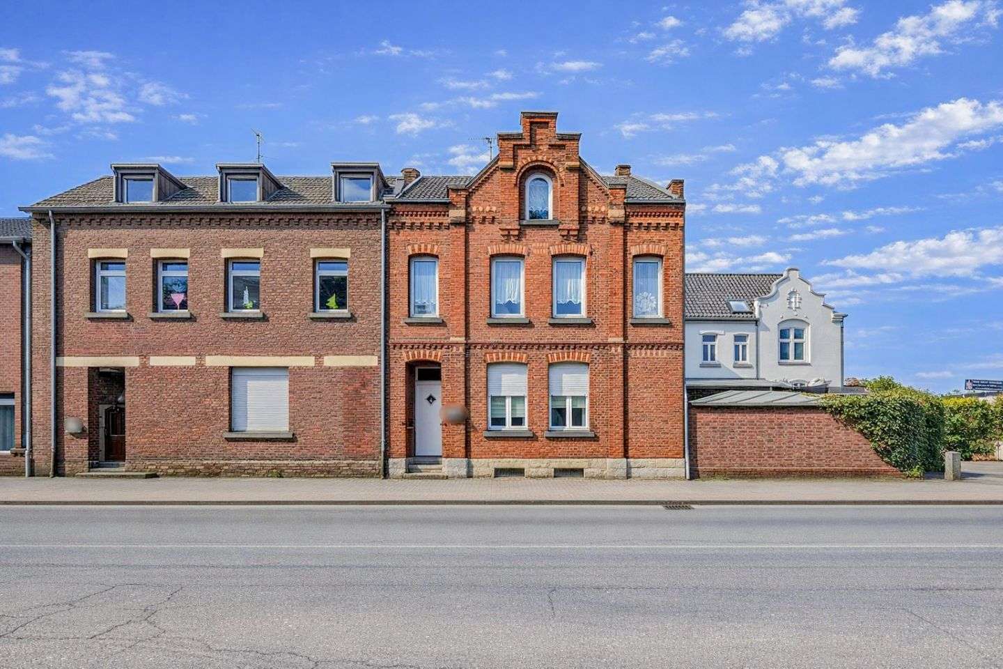 Thumbnail-Haus zum Kaufen in Willich 399.000,00 € 240 m²
