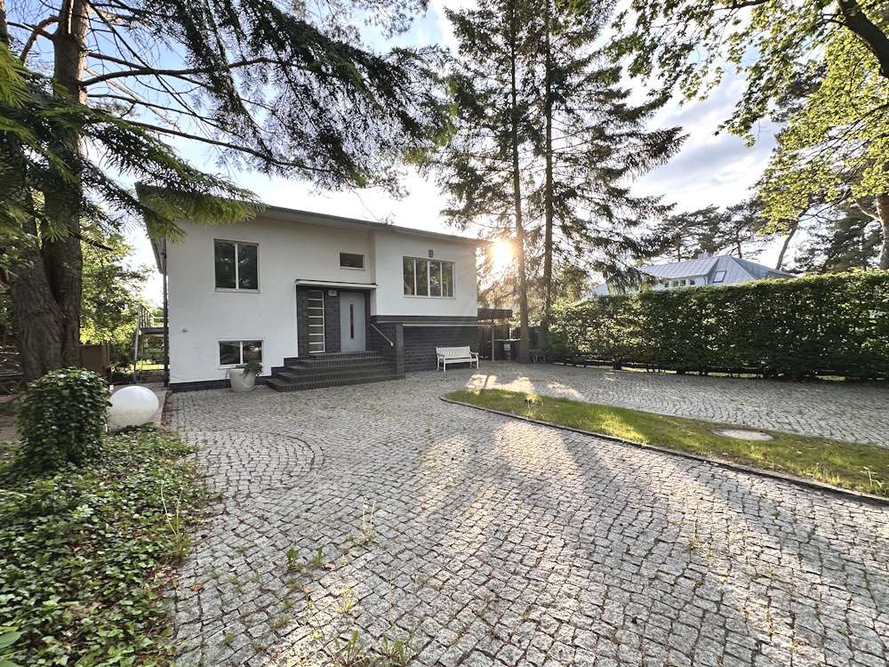 Thumbnail-Haus zum Mieten in Falkensee 2.800,00 € 220 m²