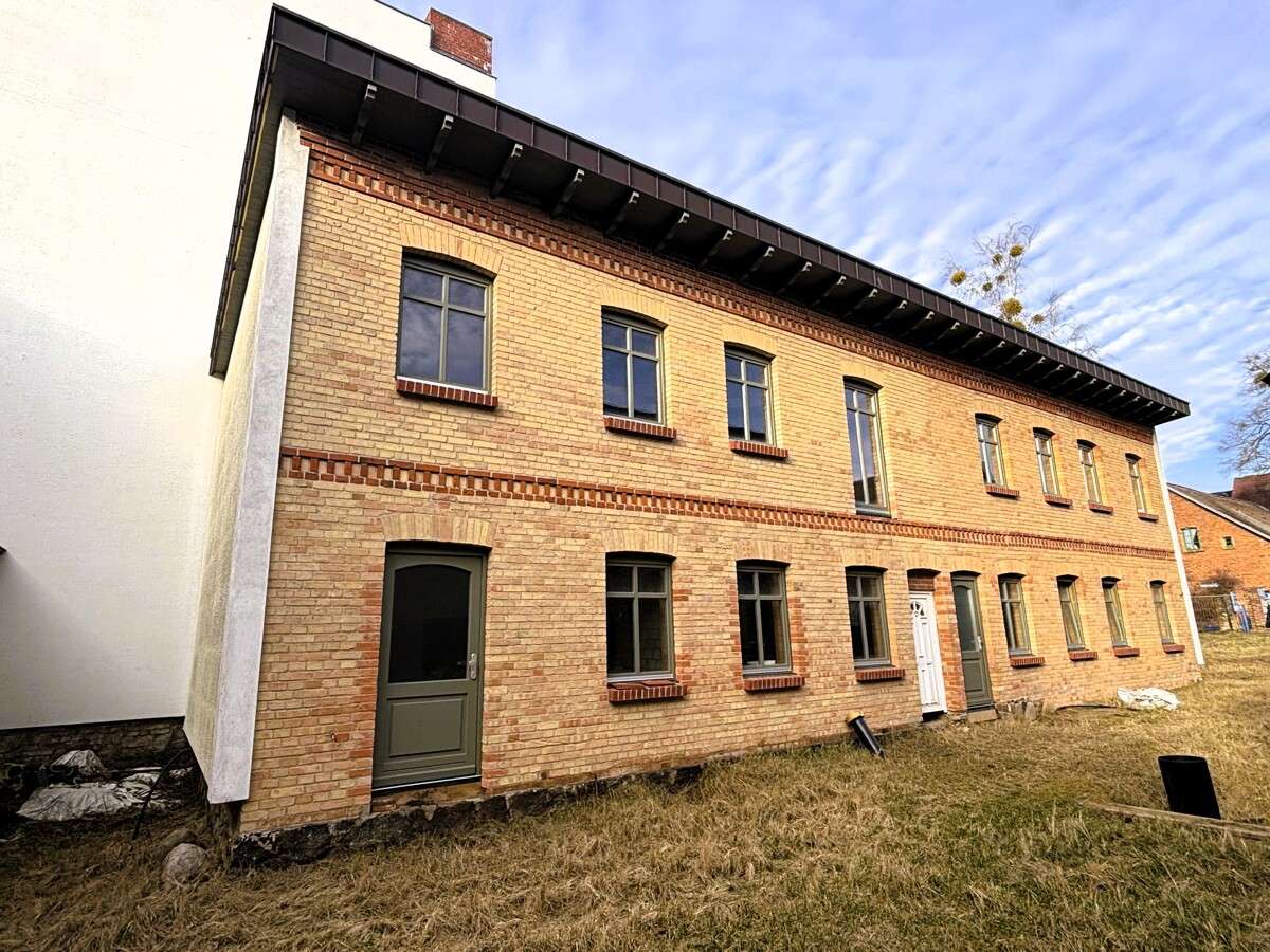 Thumbnail-Haus zum Kaufen in Neustrelitz 400.000,00 € 424 m²