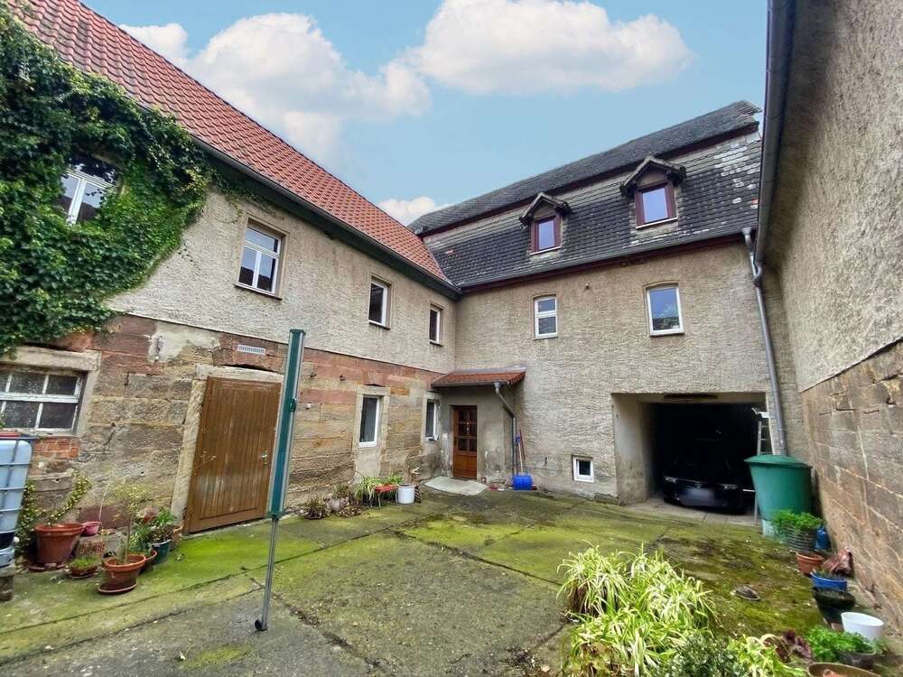 Thumbnail-Haus zum Kaufen in Bad Bibra 85.000,00 € 225 m²