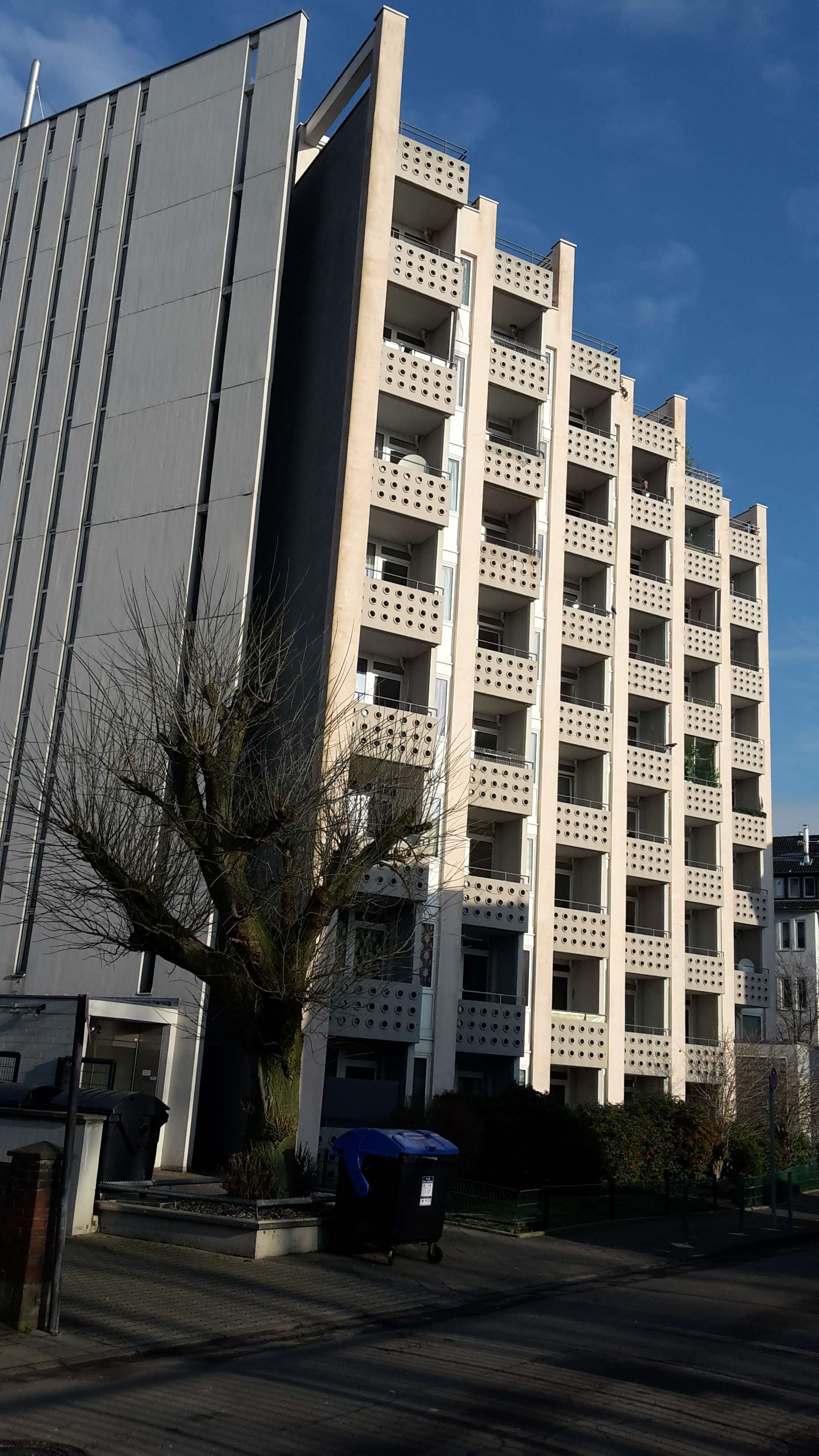 Thumbnail-Wohnung zum Kaufen in Düsseldorf-Rath 212.000,00 € 47 m²