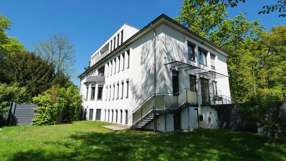 Thumbnail-Wohnung zum Mieten in Bad Lippspringe 1.900,00 € 189 m²