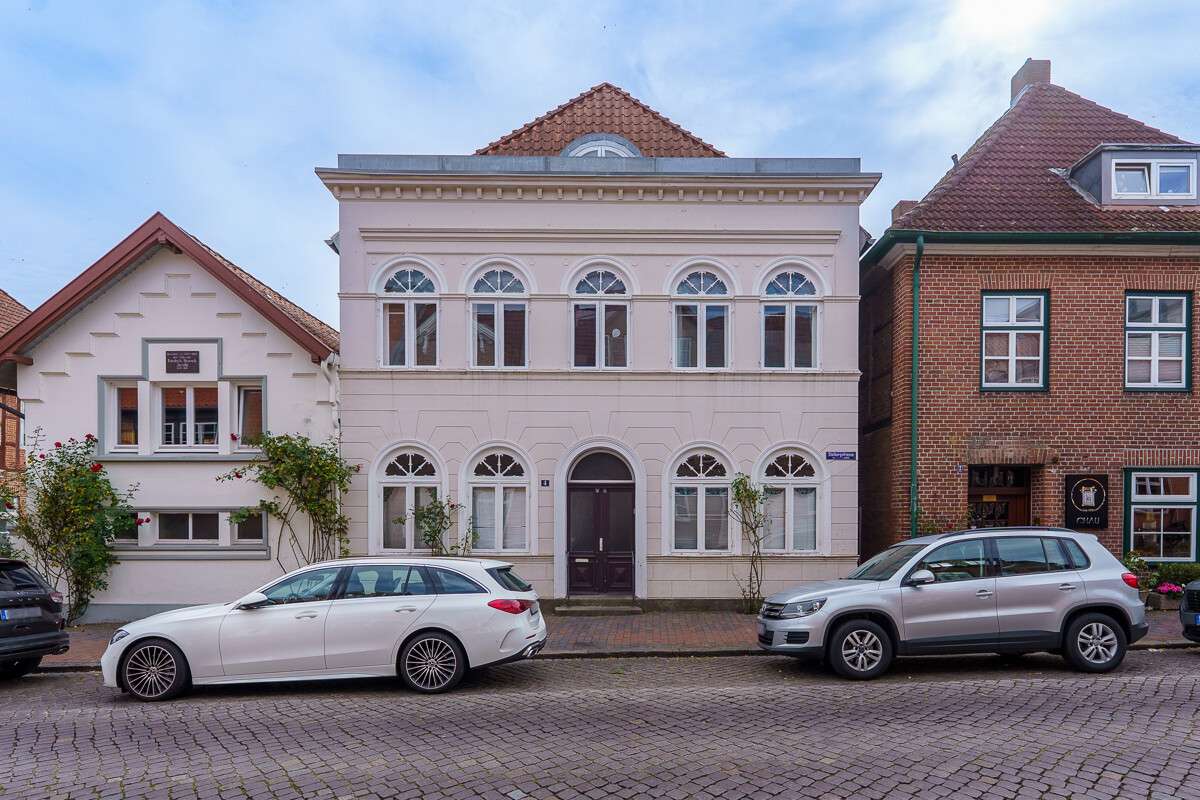 Thumbnail-Haus zum Kaufen in Eutin 380.000,00 € 258 m²