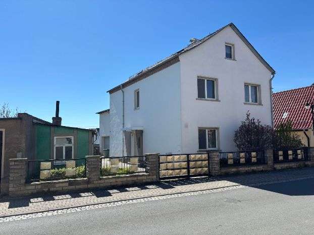 Thumbnail-Haus zum Kaufen in Hermsdorf 185.000,00 € 160 m²