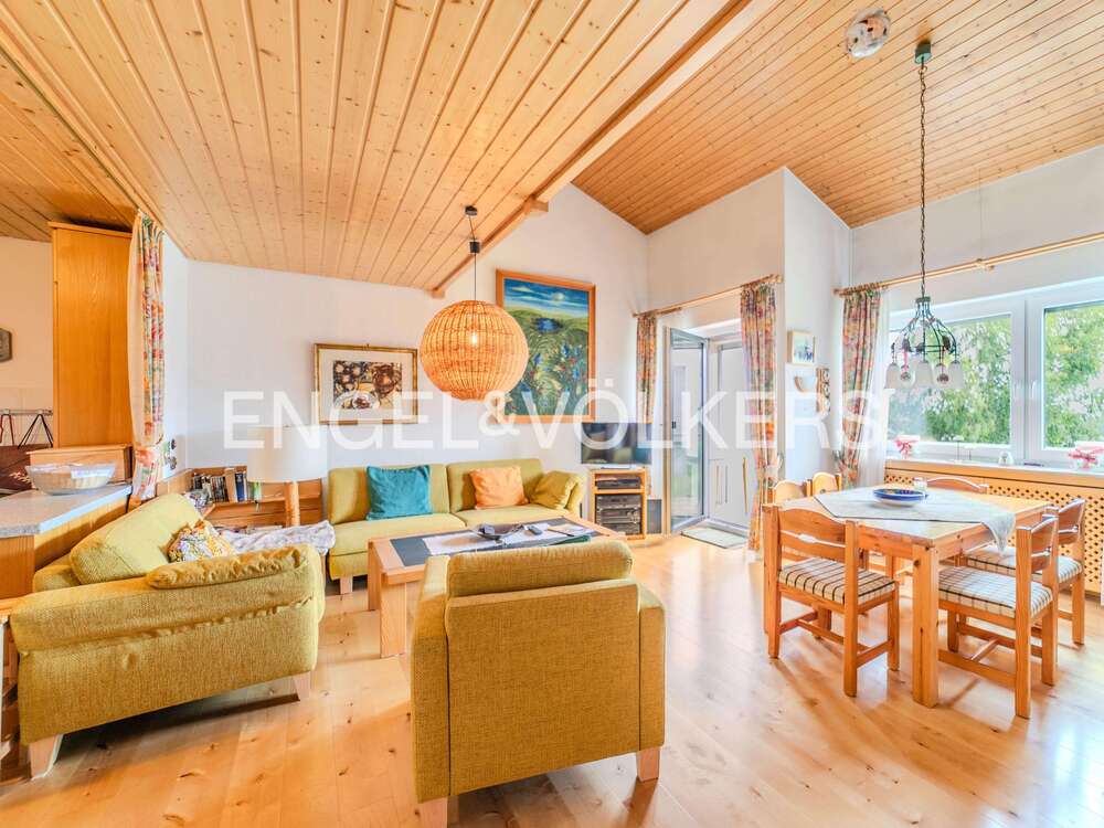 Thumbnail-Wohnung zum Kaufen in Schönwald im Schwarzwald 160.000,00 € 77 m²