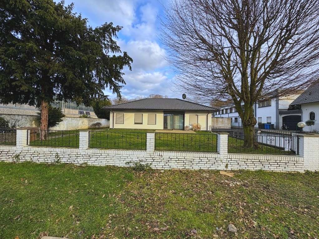 Thumbnail-Haus zum Kaufen in Neuss 1.400.000,00 € 278.4 m²