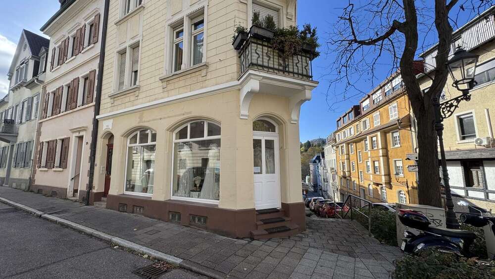 Thumbnail-Wohnung zum Kaufen in Baden-Baden 260.000,00 € 77 m²