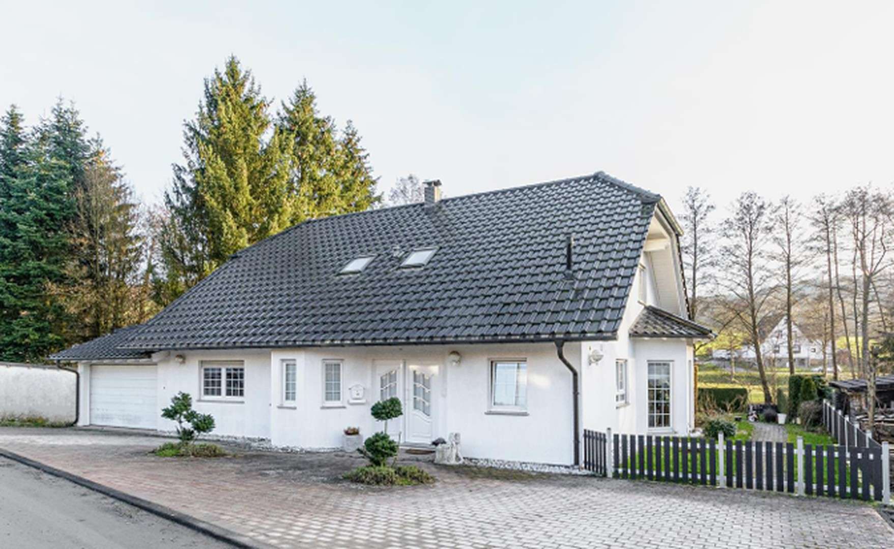 Thumbnail-Haus zum Kaufen in Nordrhein-Westfalen - Waldbröl 530.000,00 € 187 m²